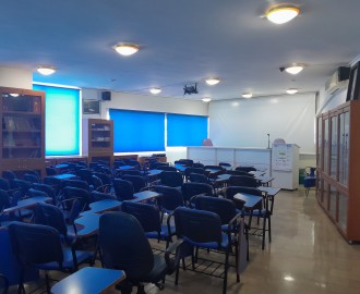 قاعة المؤتمرات والأرشيف وخدمات الغسيل والخياطة والمطبخ